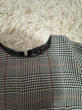 ZARA BASICS Houndstooth Plaid Top in Black, White & Red